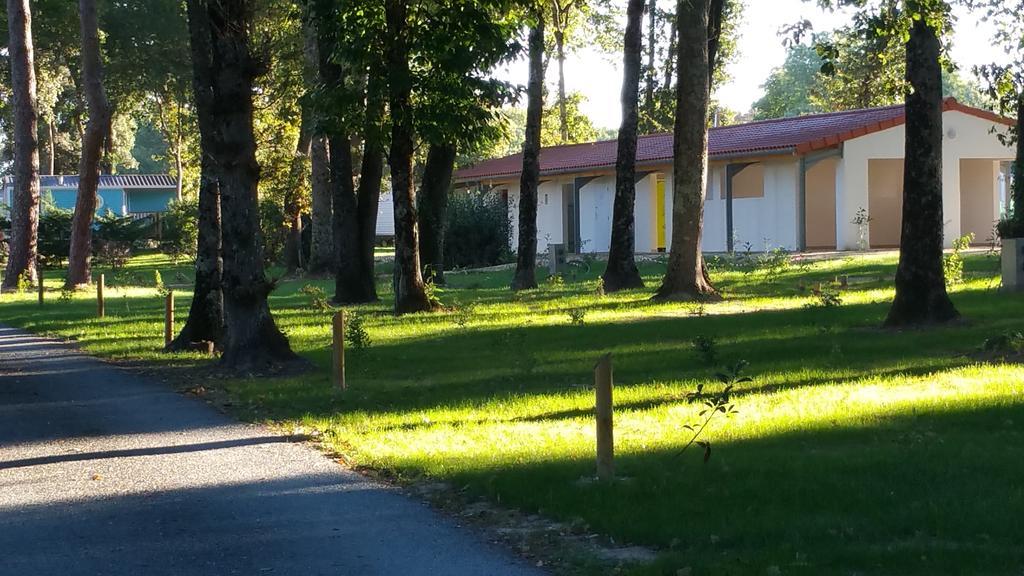 Camping Fleur D'Oleron Saint-Pierre-d'Oleron Exterior photo